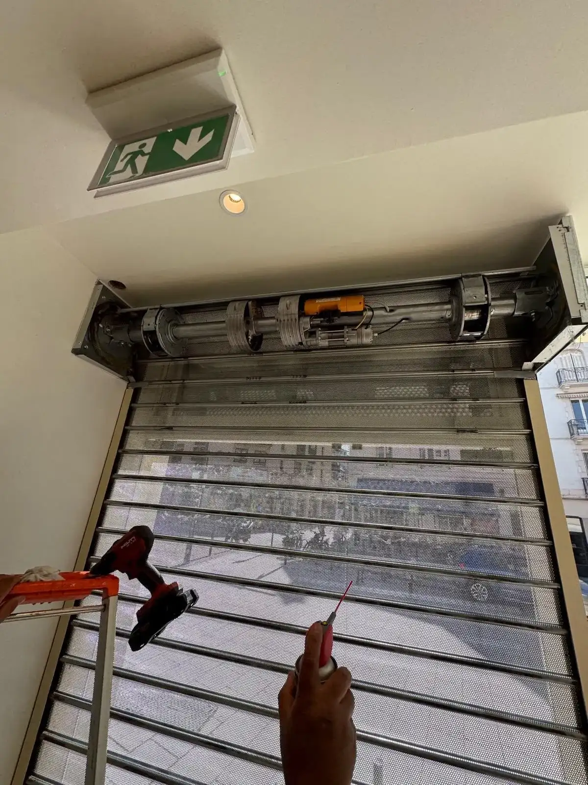 Entretien et maintenance de rideau métallique à Marseille 2